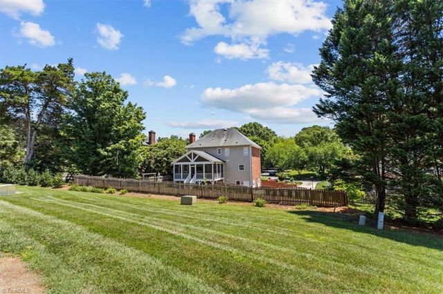 509 Sherwood Hills Drive, Winston-salem, NC 27104