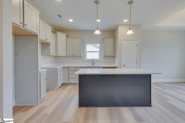 112 Walters Way, Pickens, SC 29671