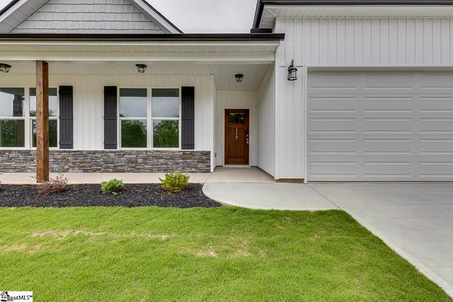 112 Walters Way, Pickens, SC 29671