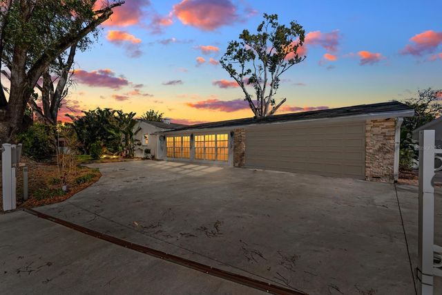 8644 MAY CIRCLE, Tampa, FL 33614