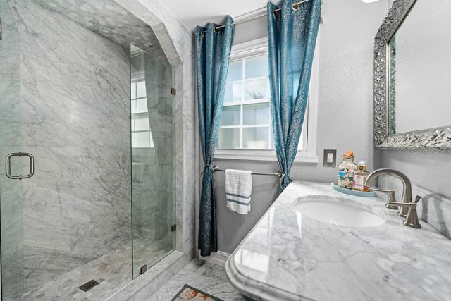 8644 MAY CIRCLE, Tampa, FL 33614