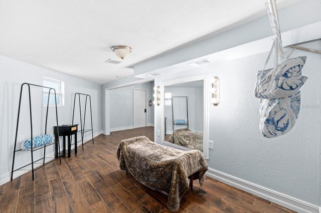 8644 MAY CIRCLE, Tampa, FL 33614