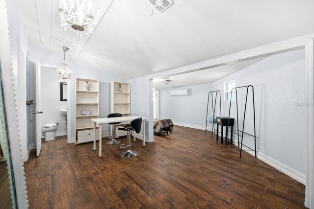 8644 MAY CIRCLE, Tampa, FL 33614