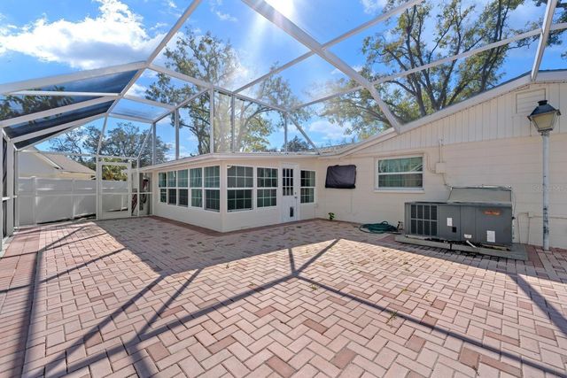 8644 MAY CIRCLE, Tampa, FL 33614