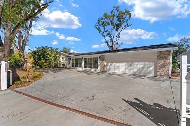 8644 MAY CIRCLE, Tampa, FL 33614