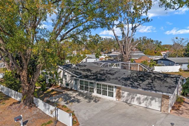 8644 MAY CIRCLE, Tampa, FL 33614