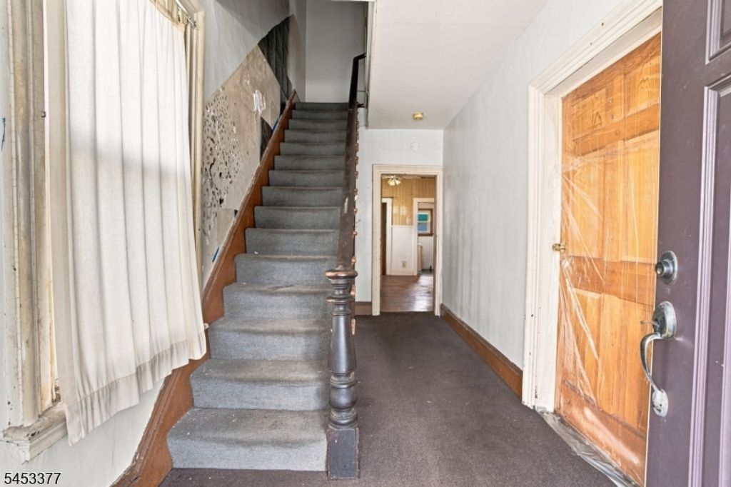 223 Montgomery St, Bloomfield Twp., NJ 07003 — photo 2