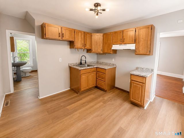 17 City Mills Lane, Waterbury, CT 06704