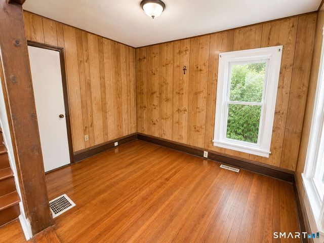 17 City Mills Lane, Waterbury, CT 06704