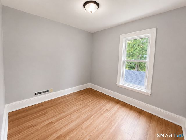 17 City Mills Lane, Waterbury, CT 06704
