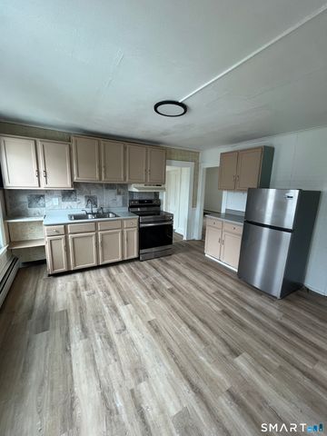 11 Roosevelt Avenue, Plymouth, CT 06786