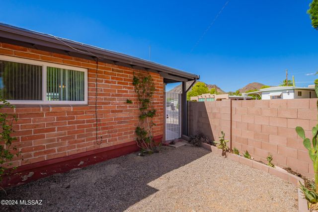 5707 W Tumbling F Street, Tucson, AZ 85713