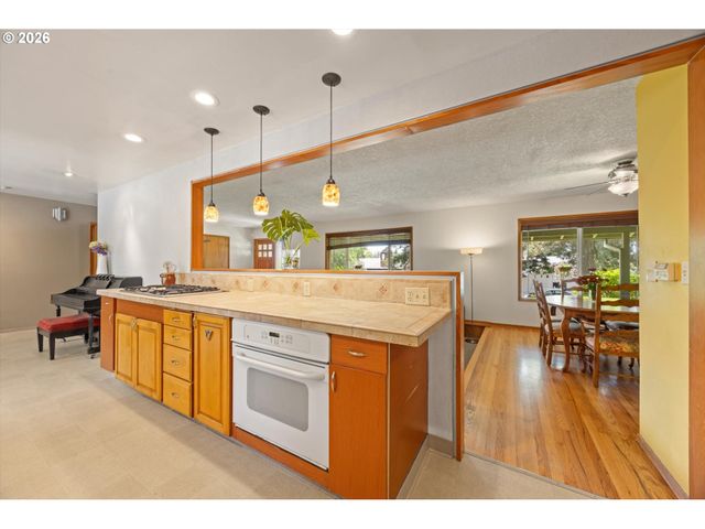 12955 Sw EVERGREEN St, Beaverton, OR 97005