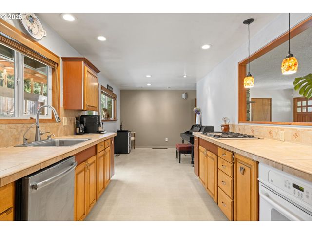 12955 Sw EVERGREEN St, Beaverton, OR 97005