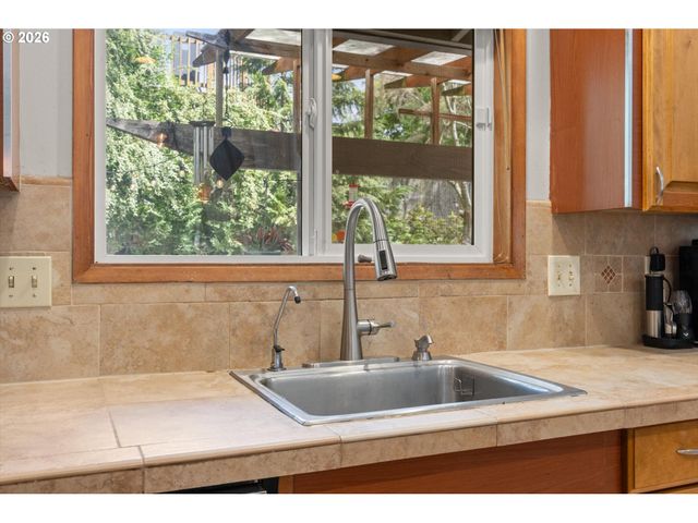 12955 Sw EVERGREEN St, Beaverton, OR 97005