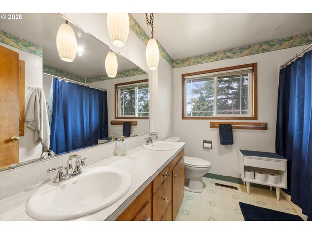 12955 Sw EVERGREEN St, Beaverton, OR 97005