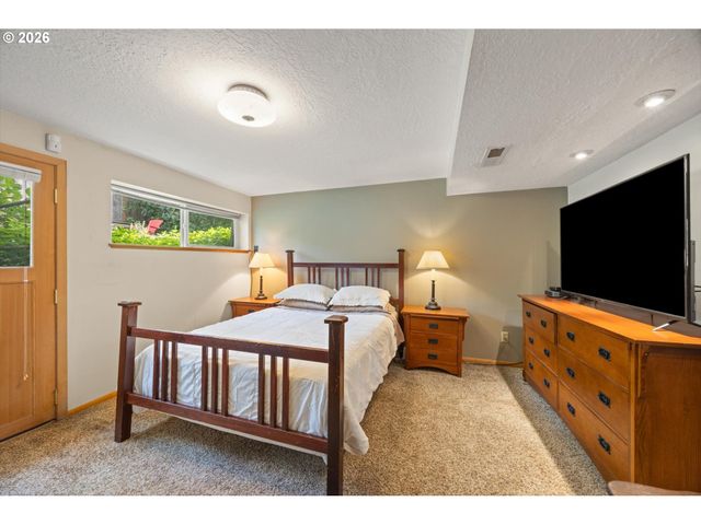 12955 Sw EVERGREEN St, Beaverton, OR 97005