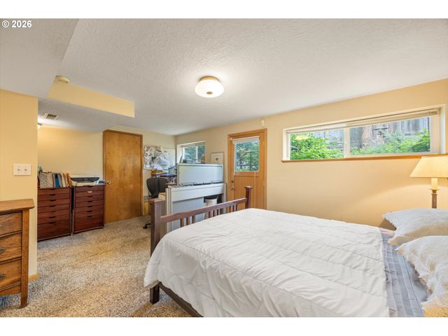 12955 Sw EVERGREEN St, Beaverton, OR 97005