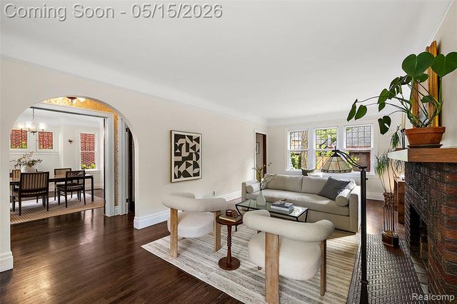 26329 York Road, Huntington Woods, MI 48070