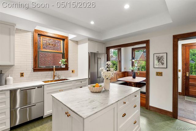 26329 York Road, Huntington Woods, MI 48070