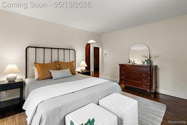 26329 York Road, Huntington Woods, MI 48070