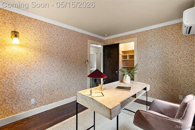26329 York Road, Huntington Woods, MI 48070