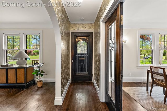 26329 York Road, Huntington Woods, MI 48070