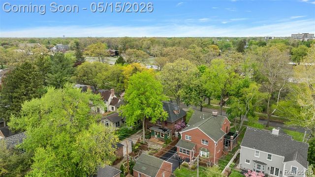 26329 York Road, Huntington Woods, MI 48070