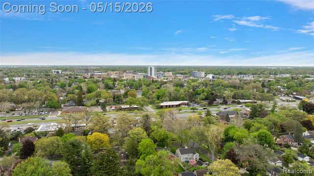 26329 York Road, Huntington Woods, MI 48070
