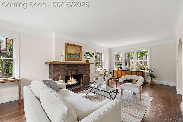 26329 York Road, Huntington Woods, MI 48070