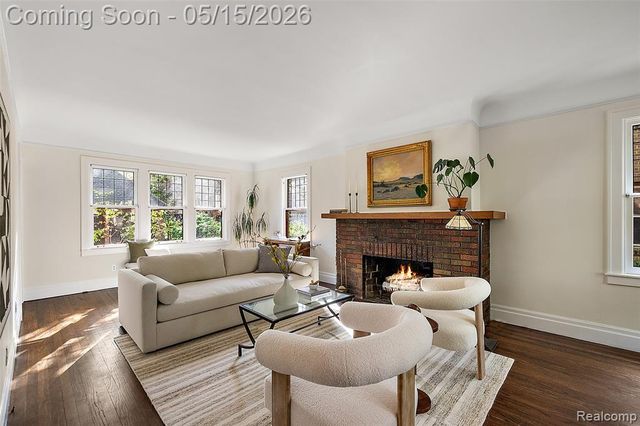 26329 York Road, Huntington Woods, MI 48070
