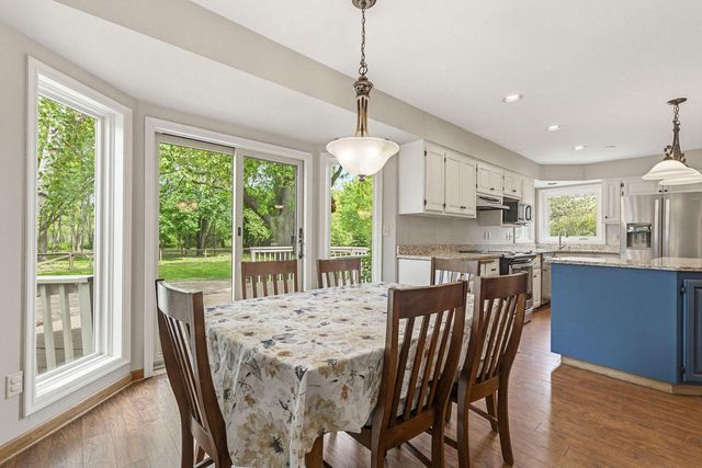 112 N Meadowside COURT, Summit, WI 53066