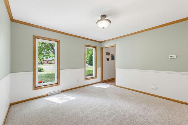 112 N Meadowside COURT, Summit, WI 53066