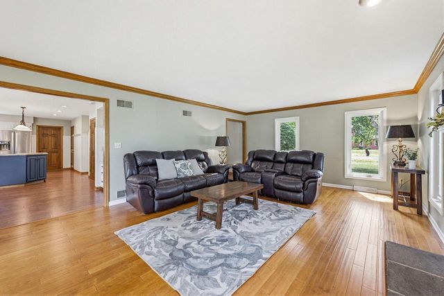 112 N Meadowside COURT, Summit, WI 53066