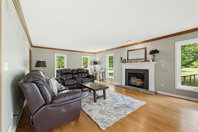 112 N Meadowside COURT, Summit, WI 53066