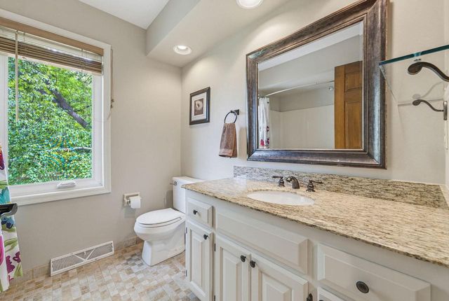112 N Meadowside COURT, Summit, WI 53066