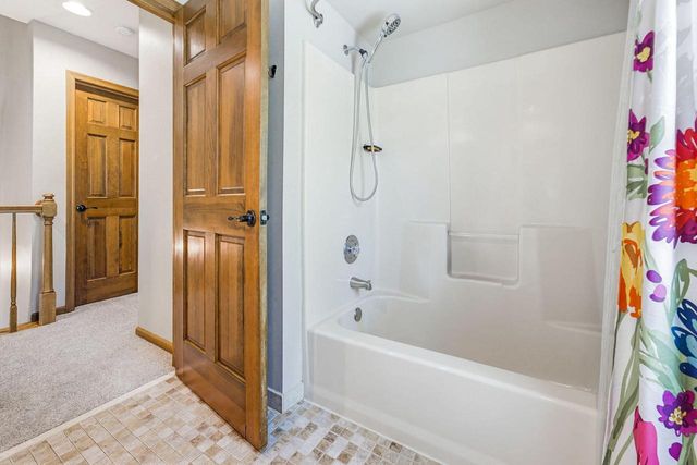 112 N Meadowside COURT, Summit, WI 53066