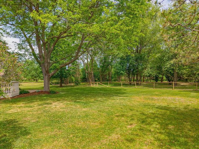 112 N Meadowside COURT, Summit, WI 53066