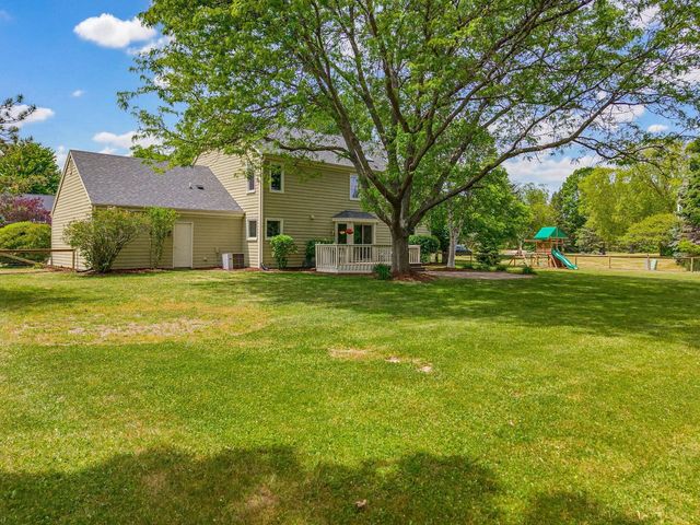 112 N Meadowside COURT, Summit, WI 53066