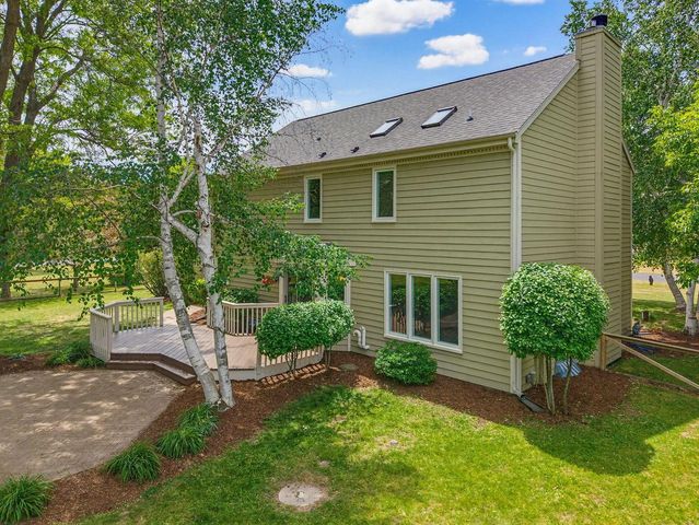112 N Meadowside COURT, Summit, WI 53066