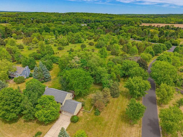 112 N Meadowside COURT, Summit, WI 53066