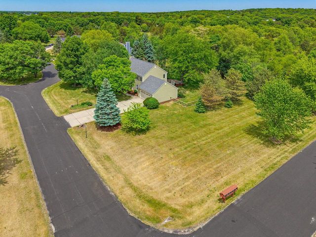 112 N Meadowside COURT, Summit, WI 53066
