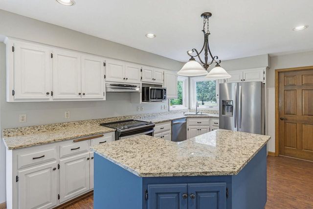 112 N Meadowside COURT, Summit, WI 53066