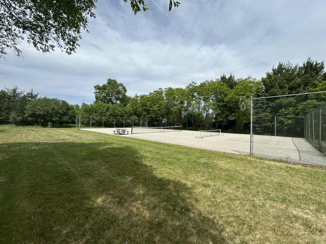 112 N Meadowside COURT, Summit, WI 53066