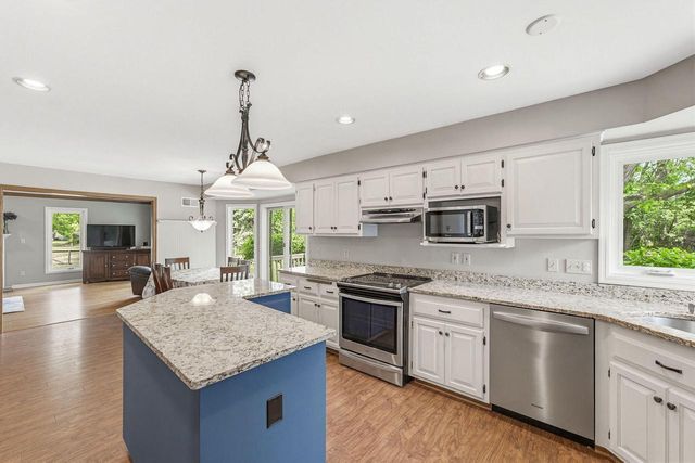 112 N Meadowside COURT, Summit, WI 53066