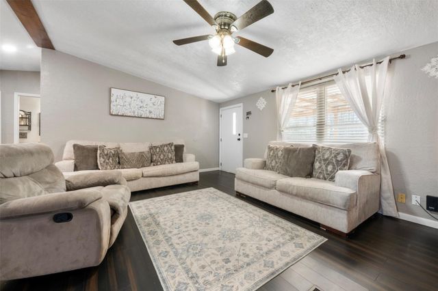 20220 Plaza Circle, Crosby, TX 77532