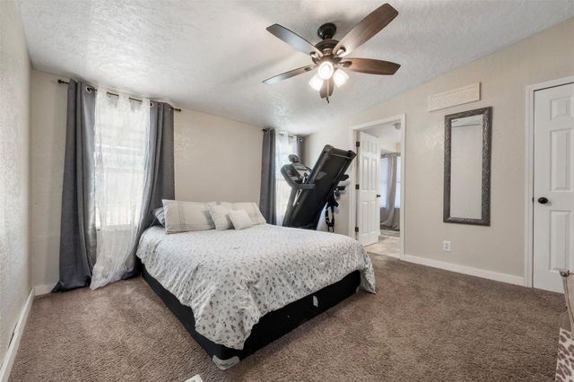 20220 Plaza Circle, Crosby, TX 77532