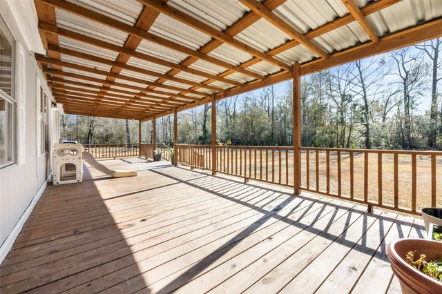 20220 Plaza Circle, Crosby, TX 77532