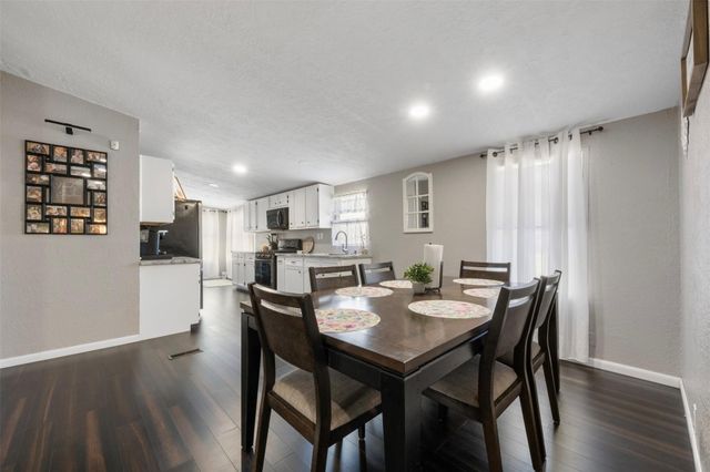 20220 Plaza Circle, Crosby, TX 77532