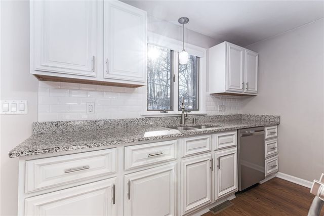 52 Kristee Circle 52, West Warwick, RI 02893